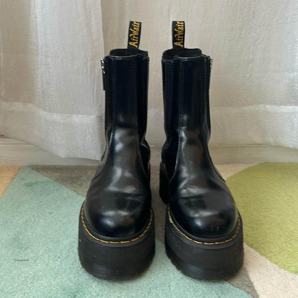 Platform Dr. Martens Boots
